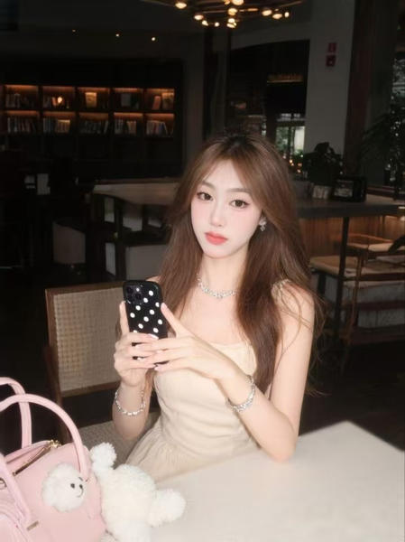 .冰块的猫的主图